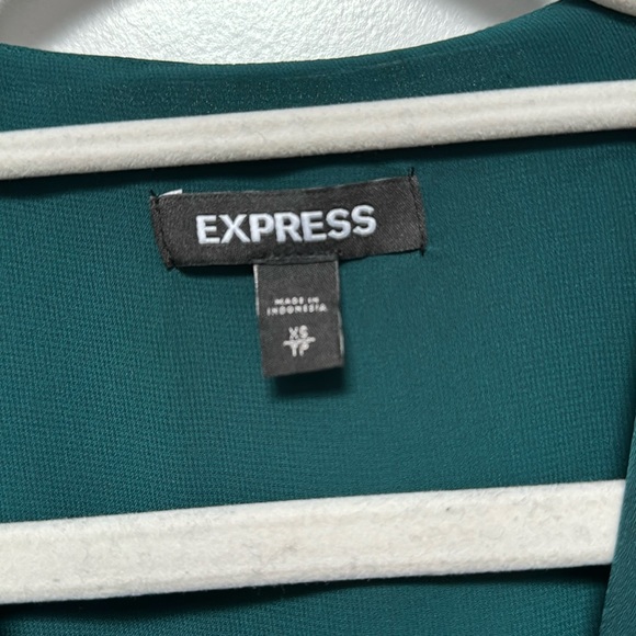 Express green peplum waist tie top - Picture 5 of 7